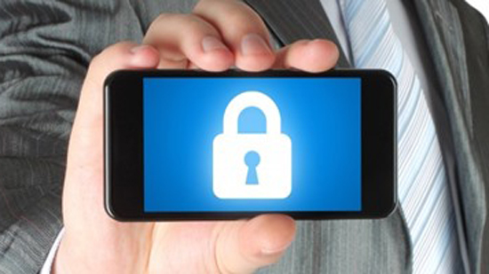 3 طرق لحماية هاتفك المحمول من «الاختراق»