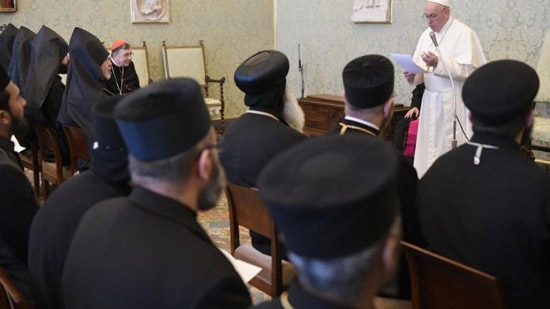 البابا فرنسيس يستقبل كهنة و رهبان من الكنائس الأرثوذكسية بالشرق

