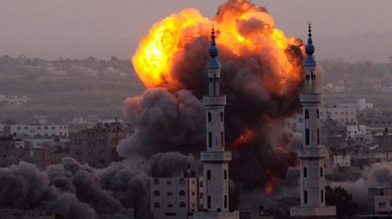 الجيش الإسرائيلي يُكثف ضرباته على قطاع غزة

