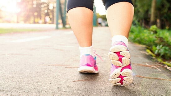 دراسة جديدة تكشف علاقة المشي 10 آلاف خطوة بفقدان الوزن