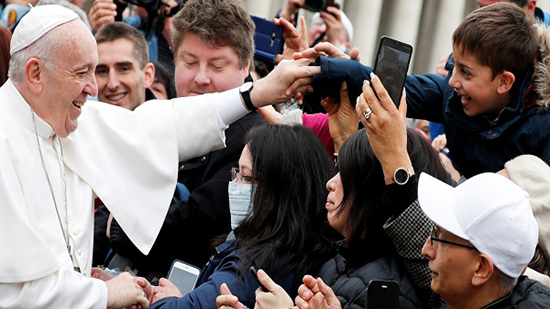 البابا فرانسيس: تخلوا عن الإنترنت