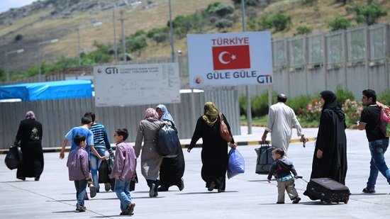 اليونان تمنع دخول مئات اللاجئين القادمين من تركيا
