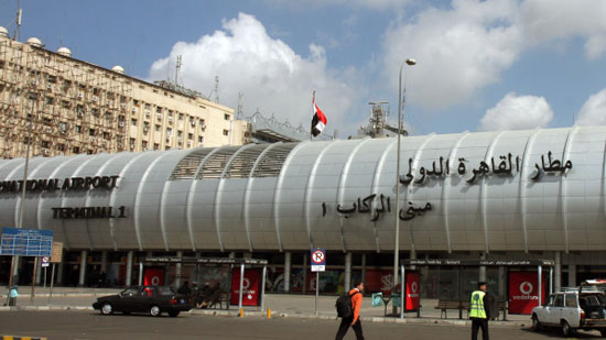  مصادر بمطار القاهرة : رفع إجراءات الحجر الصحي لتشمل 
