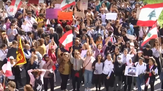  مئات النساء تخرج في بيروت بمناسبة يوم المرأة العالمي