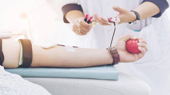تحذير مهم .. فئات ممنوعة من التبرع بالدم