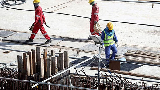 تقرير أمريكي يفضح انتهاكات قطر ضد العمال : معسكراتهم  تخلو من المياه الجارية و الكهرباء 