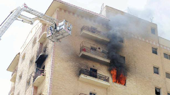 السيطرة على حريق داخل شقة سكنية فى المنيب دون إصابات
