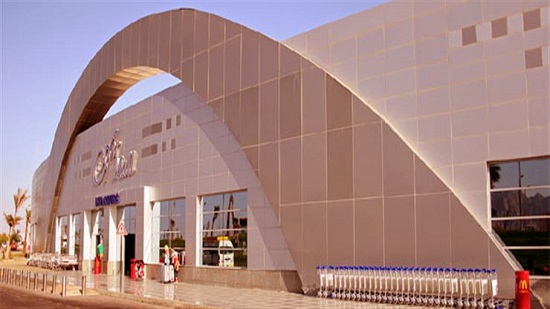 مطار شرم الشيخ يستقبل طائرة قادمة من كازخستان تقل مصريين
