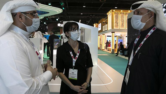 فيروس كورونا يغلق الأسواق التجارية في الإمارات 
