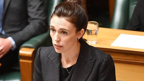 فيديو .. رئيسة وزراء نيوزيلندا : فرض أعلى مستوى إنذار  في البلاد لمواجهة فيروس كورونا 

