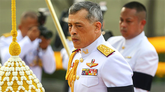 ديلي ميل : ملك تايلاند و بحوزته 