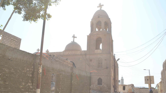  راعي كنيسة السيدة العذراء بسمالوط : أبواب الله مفتوحة حتى لو الكنائس مغلقة 