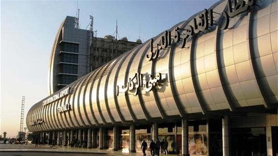 مطار القاهرة يستقبل رحلة استثنائية لمصريين قادمين من باريس