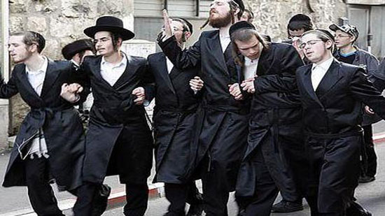 المتشددون اليهود يتسببون في ارتفاع إصابات كورونا 
