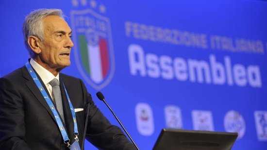 رئيس الاتحاد الإيطالي: إنهاء الموسم فى أكتوبر أمر وارد
