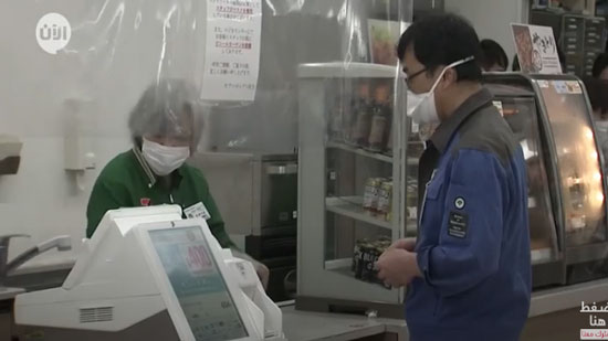 فيديو .. ستائر بلاستيكية في اليابان لمجابهة فيروس كورونا  