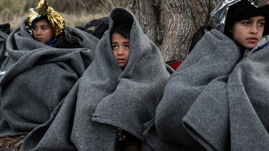 اليونان تنقل أول مجموعة من أطفال اللاجئين إلى دول الاتحاد الأوروبي