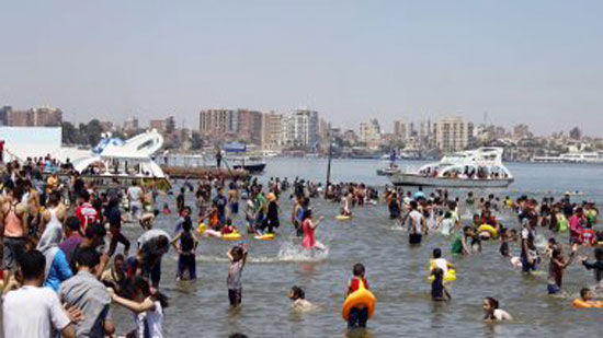   فنادق الإسكندرية لا تستقبل زوار وغلق الشواطئ وحمامات السباحة بالساحل 