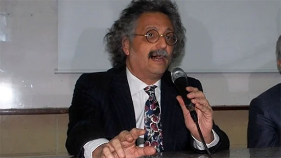  د. حسين خيري، نقيب الأطباء