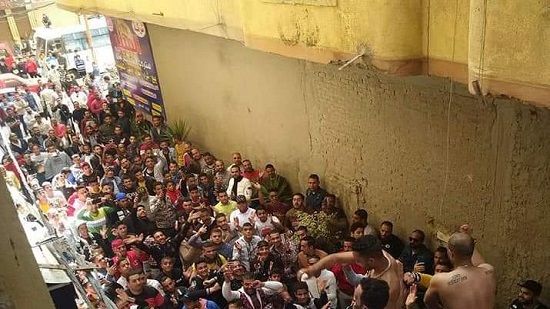  تجمع العشرات في الإسكندرية