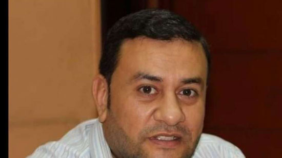 محمود رياض الكاتب الصحفي بجريدة الخميس