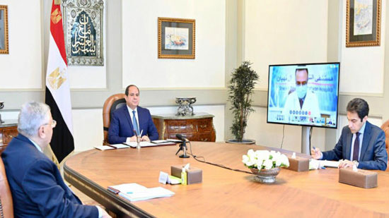 الرئيس عبدالفتاح السيسي خلال الاجتماع مع مديري مستشفيات العزل عبر «فيديو كونفرانس»