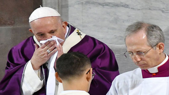  البابا فرنسيس يطالب الصلاة من أجل ضحايا كورونا 