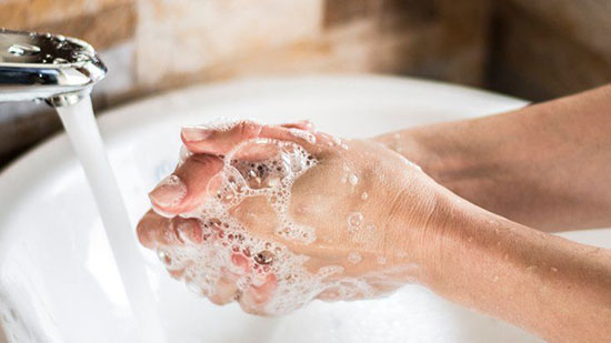 كيف تغسل يديك بشكل صحيح لحماية نفسك من المرض