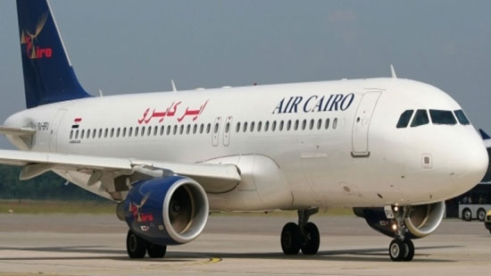 مطار القاهرة يستقبل رحلة عالقين قادمة من الكويت تقل 144 مصريا