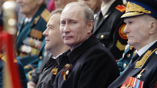 الذكرى الـ75 لعيد النصر... بوتين يكرم الجندي المجهول وعرض جوي مهيب