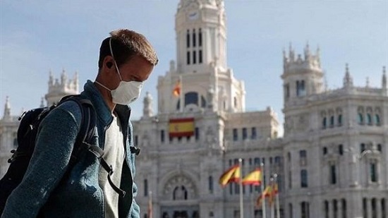 إسبانيا تسجل أقل معدل وفيات يومي بـ كورونا منذ أكثر من 7 أسابيع