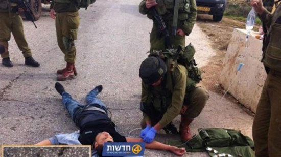 قوات الجيش الإسرائيلي تصيب شاب فلسطيني إصابة خطيرة 