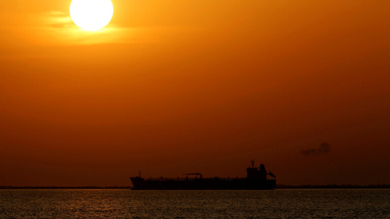 أسطول ضخم من ناقلات النفط الرخيص يتجه صوب الصين