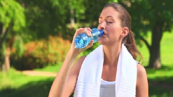 8 نصائح لجعل مذاق مياه الشرب أفضل