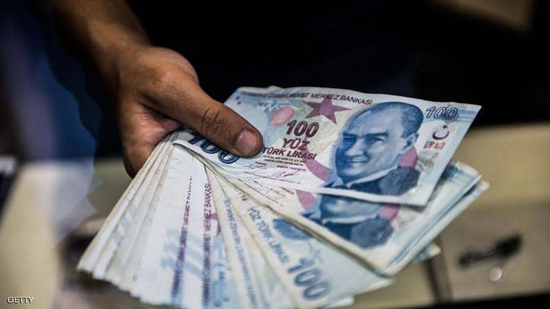 الليرة التركية تسجل تراجعا مستمرا في قيمتها أمام الدولار