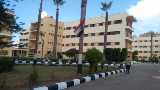 800 مصرى عائدين من الخارج يغادرون حجر المدينة الجامعية بجامعة عين شمس

