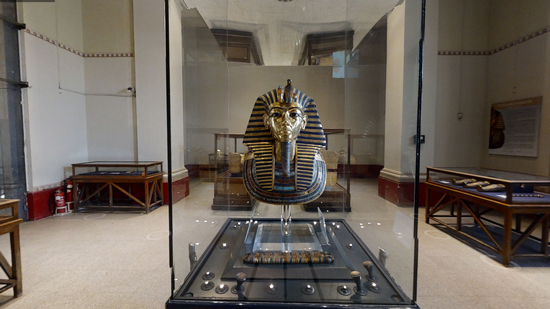 السياحة تطلق جولة افتراضية جديدة من داخل قاعة عرض توت عنخ آمون بالمتخف المصري