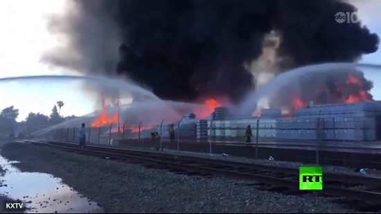  فيديو .. حريق هائل يدمر مصنع معجون الطماطم في كاليفورنيا
