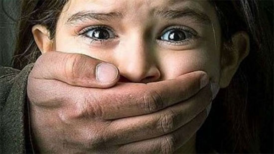 النيابة تأمر بعرض الطفلة ضحية الاغتصاب بالقطامية على الطب الشرعى
