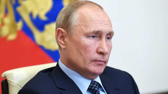 بوتين يشدد على ضرورة التعامل بمسؤولية بعد رفع قيود كورونا تدريجيا