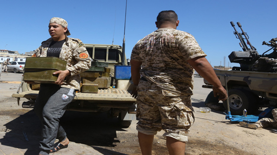 قصف مدفعي متبادل بين الجيش الليبي وتشكيلات الوفاق في طرابلس