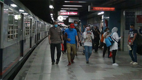 رئيس هيئة المترو: هناك التزام من المواطنين بارتداء الكمامات و يعلن عن منافذ لبيعها في المحطات