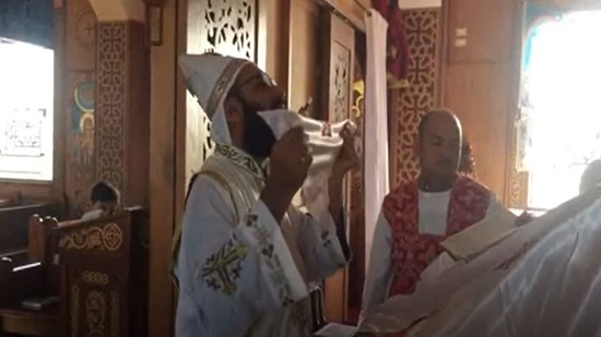 بالفيديو ...  بعد إغلاق ٧٠ يوماً كنائس المنيا تقيم أول صلاة قداس
