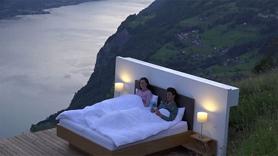 شاهد.. بلا سقف أو جدران.. فندق مميز بجبال سويسرا بـ 300 دولار في الليلة
