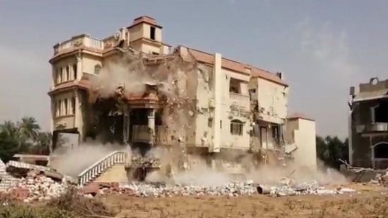  محافظ الجيزة: إزالة 16 عقار مخالف وهدم قصر وفيلا تحت الإنشاء بالهرم
