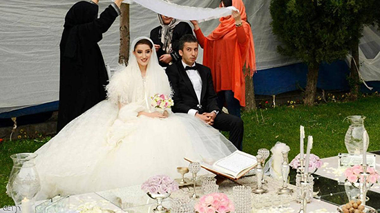 إيران تشهد عزوفا عن الزواج بسبب الأوضاع الاقصادية الصعبة