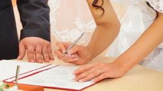 استمرار عقد القران بالمحافظات.. العدل: لا صحة لإيقاف عقود الزواج لمدة عام بداية من يوليو