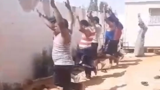بالفيديو.. اختطاف مصريين وتعذيبهم على يد مليشيات إرهابية بليبيا