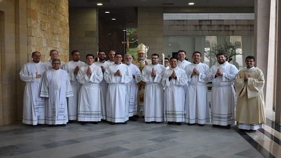  نوال عدد من طلاب الكهنوت رتب اكليريكية في سمنير 