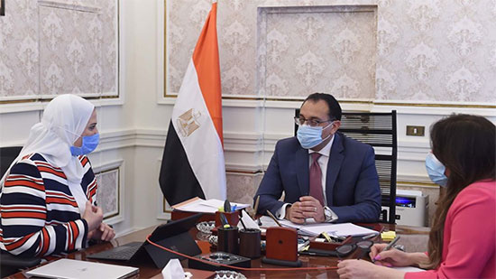 رئيس الوزراء يؤكد إلتزام الحكومة بالتصدي للفقر وبناء الإنسان المصري